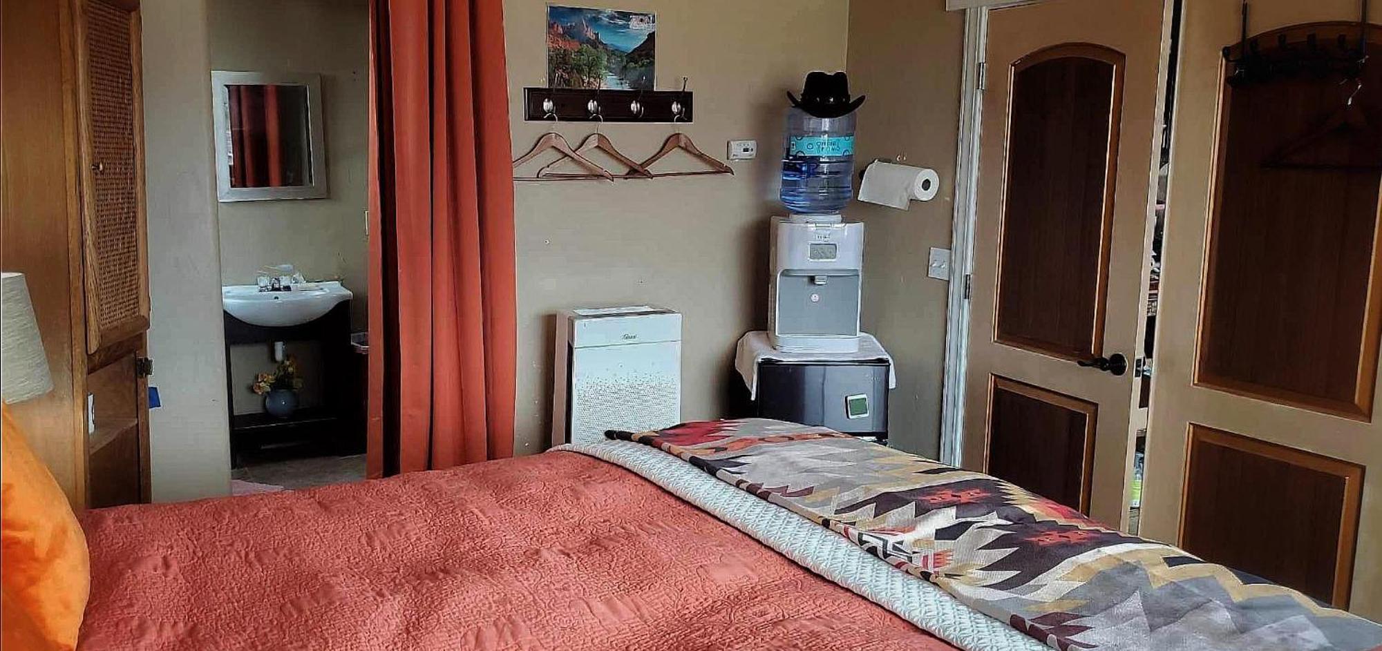 The Zion House - Affordable Bedrooms *